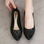 Madala l&otilde;ikega veekindlad vihmakingad Naiste &otilde;&otilde;nsad sandaalid madala kontsaga t&ouml;&ouml;kingad Libisemisvastased madalad libisevad terava ninaga lihtsad vabaaja kummist kingad 35 must