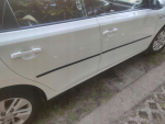 Toyota Auris 2 universaali mustad k&uuml;ljeukseliistud