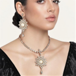 Estele Traditsiooniline naiste Kundani antiikkullatud kaelakeekomplekt