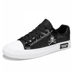 Fashion Flats Kingad meestele Vabaajajalatsid Street Tinsel Skulls Meeste kingad Fashion Trend Meeste tossud ja s&ouml;rkimiskontor meeste spordijalatsid 39 must