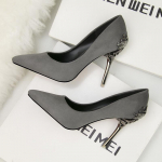 Korea punane seemisnahast stiletto pulmakingad metallist &otilde;&otilde;nes disainiga 38 hall