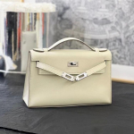 Gao Ding Poolvahatatud niit Poolk&auml;sitsi &otilde;mmeldud Esimene p&otilde;lvkond Swift Pealmine kiht lehmanahast k&auml;ekott &Uuml;he &otilde;laga &uuml;le keha keti 22 x 15 x 7cm with chain