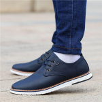 Meeste Korea stiilis pehmest nahast vabaaja tossud - S&uuml;gise uus, mitmek&uuml;lgne, hingav ja trendikas madal king. Size 40