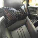 Klassikaline lipsus&otilde;lmega PU-nahast auto kaelapadi v&ouml;&ouml;koha tugipadjad autoistme peatoe kate autoaksessuaarid naistele ja t&uuml;drukutele