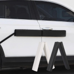 Auto uksekaitse magnetiline kerek&uuml;lje kokkupandav &uuml;hendatud stiilis kokkup&otilde;rkevastane kaitseriba Auto kleebis Dekoratsioonitarvikud must