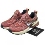 Nike V2K Run Dark Pony Naiste tossud FN6703-201 EU 36.5 punane
