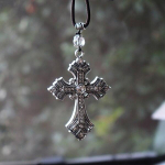 Ristautode ripatsid autokaunistuseks Jeesuse kristlikud kingitused Religioossed autod tahavaatepeegel Rippuvad kaunistused Autotarvikud meestele h&otilde;be