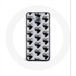 &Uuml;mbris Samsung Galaxy A3 mustade s&uuml;damete taustal