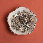 V&otilde;tmehoidja K&auml;sit&ouml;&ouml; 14-16mm*8-9mm AZ Alphabet Moe ehete valmistamine Kaelakee K&auml;sitsi valmistatud Aksessuaarid DIY Akr&uuml;&uuml;l 20tk Ripatsid Kiri h&otilde;be