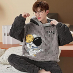 Uus meeste talvine paksendatud korallifliisist pidžaamakomplekt pl&uuml;&uuml;sist kapuutsiga kodu&uuml;likond pikkade varrukatega multifilmi flanell 2 tk komplekt soe &ouml;&ouml;pesu pluss suurus 3XL 4XL 3XL