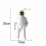 Kuldne kosmonaudi skulptuur Astronaut keraamiline vaas Loov kaasaegne kosmonaudi mudel Ornament Kuju Aia Lauapind Kodu kaunistus valge