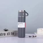 Roostevabast terasest kahe seinaga vaakumkolb 500 ml termospudeliga v&auml;litingimustes lekkekindlate veepudelite soojusisolatsioonitopside komplekt. must