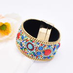 Moodsad helmestega k&auml;ev&otilde;rud naiste ehete jaoks mitmev&auml;rviline