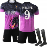 Teismelised Lapsed T&auml;iskasvanud Jalgpalli Komplektid Sporditreeningu S&auml;rgi Komplekt Sokkidega 24/25 Real Madrid Draakonimustriga &Uuml;likond #9 Mbapp&eacute; 16