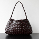 Xiaomin kerge luksuslik k&auml;sitsi kootud kott &uuml;lemine kiht veisenahk retro stiil k&ouml;&ouml;giviljadega pargitud nahk ehtne nahk k&auml;eshoitav kaenlakott 32x11x19cm pruun