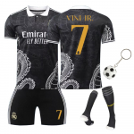 Laste spordivarustus Real Madrid Vinicius Must Valge Jalgpalli treeningkomplekt 100-110 CM valge