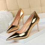 Naiste Klassikalised Kingad Lakk Nahast K&otilde;rged Kontsad Moodsad Naiste Pulmakleidikingad H&otilde;bedased Kuldse L&auml;ikivad Kingad Stiletto 7.5cm 10.5cm Naiste Kingad 34 beige