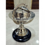 Celestial/Armillary Sphere messing mustal puidust pjedestaalil | Kodukaunistamise laua keskosa ja lauaplaadi ideed | Kera taevagloobus