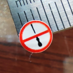 380 tk 5 mm kruviaugukeeraja keelatud Sisestage m&auml;rk Munakoore rabeda paberi kleebis Avatud v&otilde;ltsimise hoiatus Garantii kehtetu silt