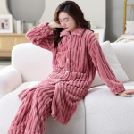 Keskealise ema pidžaama naiste korallipl&uuml;&uuml;siga s&uuml;gis-talvine paks ja soe pikk pl&uuml;&uuml;s suur kodune karusnaha komplekt 3XL