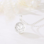 Collier Bola de grossesse fleur de lotus blanche