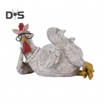 Tere hommikust kana kujukeste vaik istuv lamav kana kuju skulptuur kodukontori lauaarvuti raamaturiiul Kaunistus dekoratiivfestivali kingitus A