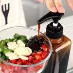 1 tk 1000 ml k&auml;sitsi pressitud suhkrupudeli vedelikudosaator katlakivi kohvisiirupiga mesilaste tilgutipudel koos pumba otsiku peaga purgimahutiga 1Pc