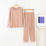 Naiste &uuml;hev&auml;rvilised modaalriided, nelja aastaaja pikkade varrukatega p&uuml;ksid, &uuml;mara kaelusega pullover, koduriiete komplekt moodsa &otilde;mblusega One Size oranž