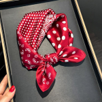 100% naturaalsest siidist ruudukujuline sall naistele bandana mooruspuu siidist sallid naissoost suvine kaelasall peanupp sallr&auml;tik peakate hijab Real Silk 53x53cm red