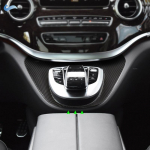 ABS-i s&uuml;sinikkiust mustri keskjuhtimise multimeediuminuppude paneeli raami katte trimm Mercedes Benz V klassi V250 V260 jaoks