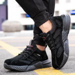 Suvised turvajalatsid Hingavad kerged t&ouml;&ouml;jalatsid terasest varbaga Torkekindlad kaitsejalatsid Ohutust&ouml;&ouml; tossud meestele 37