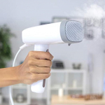 Vertikaalne aurutriikraud, Travel, 800 W, 220 ml paak, eemaldab kortsud, l&otilde;hna ja desinfitseerib, paks ja &otilde;rna koehari, valmis 45 sekundiga, valge v&auml;rv 15x5x5cm