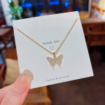 Uus liblikas kaelakee naiste kerge luksuslik ni&scaron;&scaron; tsirkoonist ripats Internetis kuulsus ins tuule temperament Joker rangluu kett t&otilde;usulaine kuld