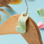 Virnastatav plastikust riidekapp Ruumis&auml;&auml;stlik konksuga riidepuu Regular Version (~1.7g, Contact for Price Change)