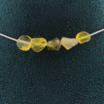 Pierres et Min&eacute;raux. Collier 5 perles Opale jaune d'Australie. Chaine en acier inoxydable Collier femmes, hommes. Taille personnali