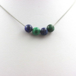 Pierres et Min&eacute;raux. Collier 4 perles Azurite Chrysocolle 8 mm. Chaine en acier inoxydable. Collier femmes, hommes. Taille personna