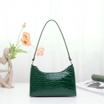 Krokodillimustriga kaenlaaukott Naiste kott vabaaja mood naiste k&auml;ekott roheline