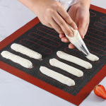 Kahepoolne tr&uuml;kiga k&uuml;psetusmatt, mittenakkuv, kondiitritoodete, ahju k&uuml;psetamiseks, perforeeritud vooder