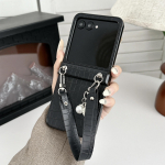 Krokodillimustriga nahast randmepaelaga telefoni&uuml;mbris Motorola Razr 60 Pro 50 Ultra Mooto Razr 40 jaoks, p&otilde;rutuskindel kate Moto Razr 50 Ultra must