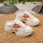 Naiste Slip on Walking Mules Kingad Suvised Kerged seljataga tossud Hingavast v&otilde;rgust paksu platvormiga vabaaja mullid naistele suletud varbaga spordislaidid 39