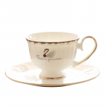 Euroopa luksuslik kohvitassi ja taldriku kaheosaline komplekt Luikede j&auml;rve keraamiline tass Veetass Lilletee tass piimatass