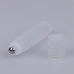 5 ml plastikust rullitava parf&uuml;&uuml;mi pudelivaba roostevabast terasest rullpalliga t&uuml;hi konteiner valge