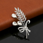 Retro riisik&otilde;rvasulamist kivist n&otilde;el naiste &uuml;likond, kristallpross, r&otilde;ivatarvikud