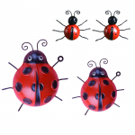 Metallist aiakaunistusega putukate rauast seinakaunistused k&auml;sit&ouml;&ouml; ripatsitehe &ndash; 4 tk One Size punane