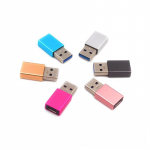 USB 3.0&ndash;C-t&uuml;&uuml;pi OTG-adapter: C-t&uuml;&uuml;pi naissoost USB 3.0 laadimis- ja andmemuundur kuld