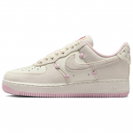 Nike Air Force 1 Low Valentine's Day 2025 Naiste tossud Kreemjas Sail Roosa-Vaht HV5992-111 42