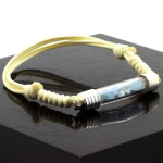 Pierres et Min&eacute;raux. Bracelet Aigue-Marine brut. Couleur beige.