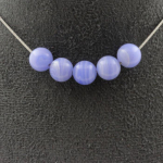 Pierres et Min&eacute;raux. Collier 5 perles Agate crazy lace bleu 8 mm Chaine en acier inoxydable.