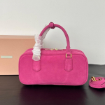 Miu seeria Klassikaline s&auml;ilituspalliga k&auml;ekott Naiste veisenahast K&otilde;rgetasemelise tundega nahast &Uuml;lemise sangaga kott J&auml;ine veisenahk &Uuml;he sahtliga Crossbody kott 22cm with Letter Matching Hardware roosa punane v&auml;rv