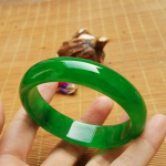 Naturaalne roheline nefriit k&auml;ev&otilde;ru K&auml;ev&otilde;ru v&otilde;lu Ehted Moeaksessuaarid &Otilde;nnelikud amuletikingid naistele Surface width:18mm